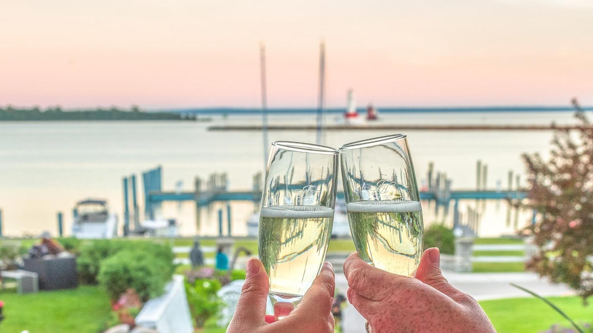 Island House Hotel マキノー島 エクステリア 写真
